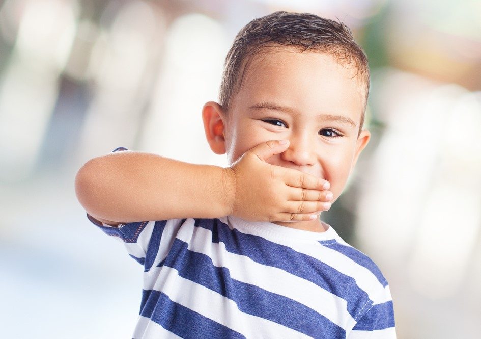 اسباب رائحة الفم الكريهة عند الاطفال 3a2ilati