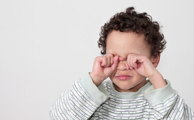 اسباب تورم جفن العين العلوي عند الاطفال | 3a2ilati