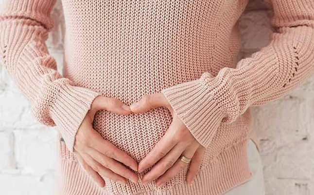 اسباب افرازات مائية في الشهر الاول من الحمل وعلاجها 3a2ilati