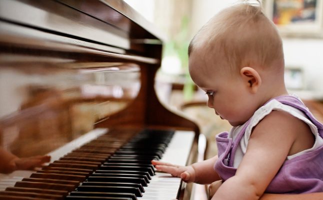 فوائد الموسيقى لدى الأطفال | نصائح، الطفل، الأم، شخصية | 3a2ilati